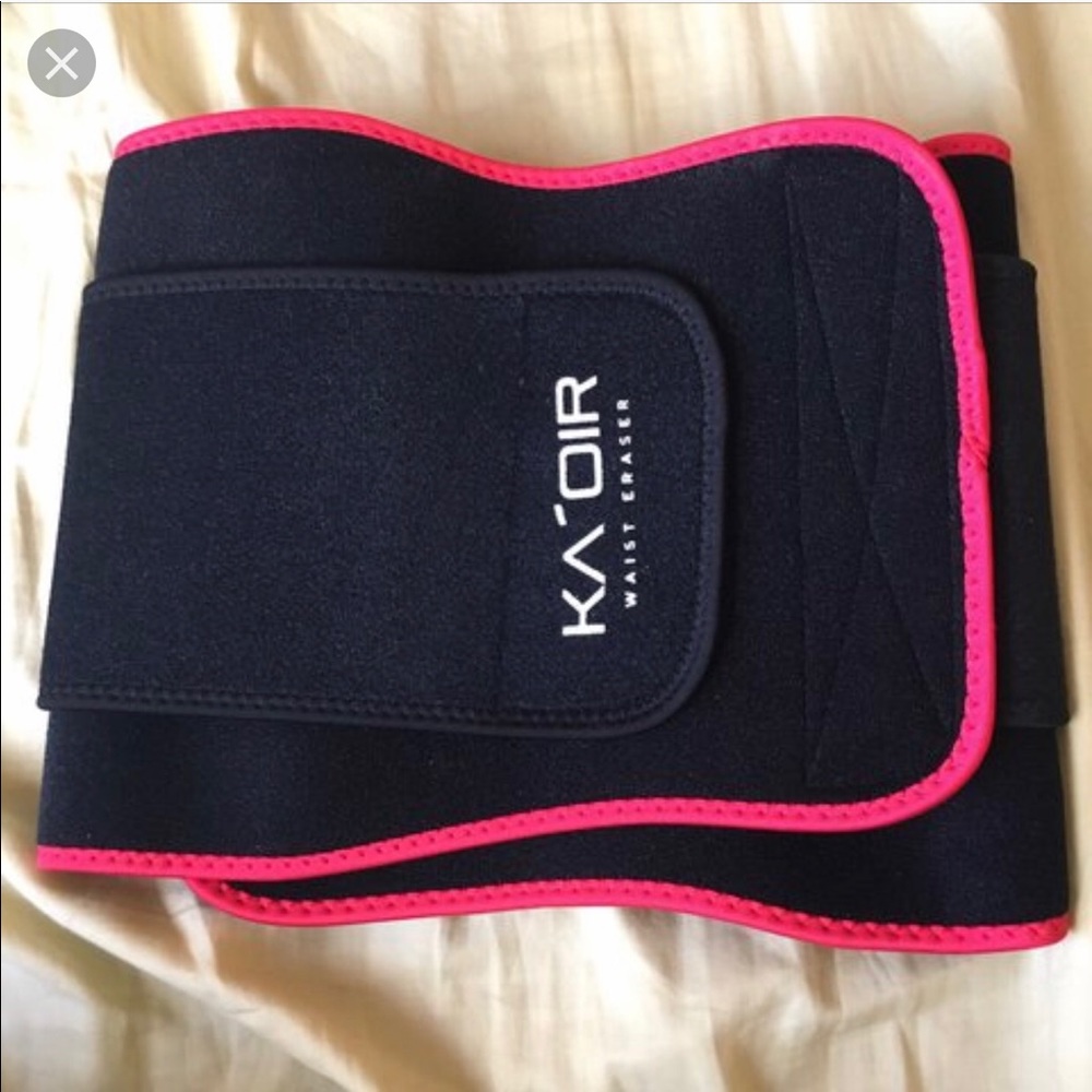 ❌LOOKING TO BUY THIS IN A MEDIUM❌